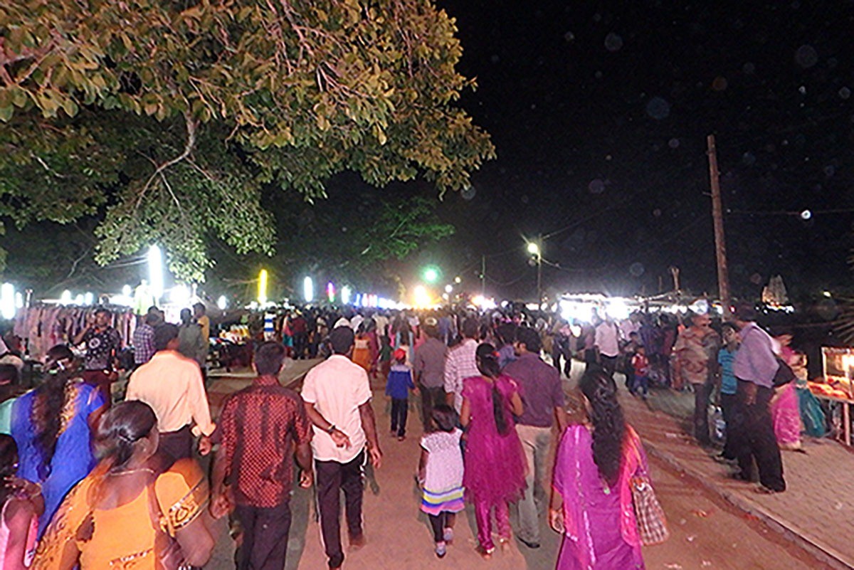 ムライティブ　ヒンズー寺院ワッターパライのお祭り