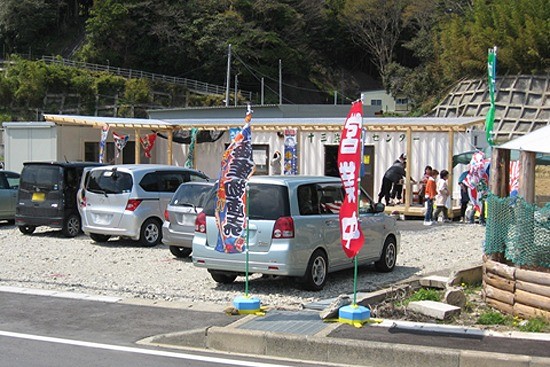 漁業：　十三浜産直センター営業中！！