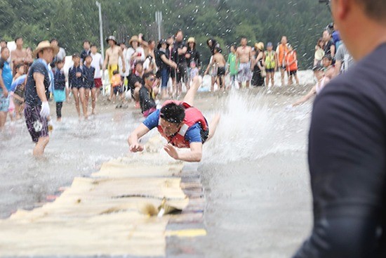 白浜海水浴場　2日間だけの海開き