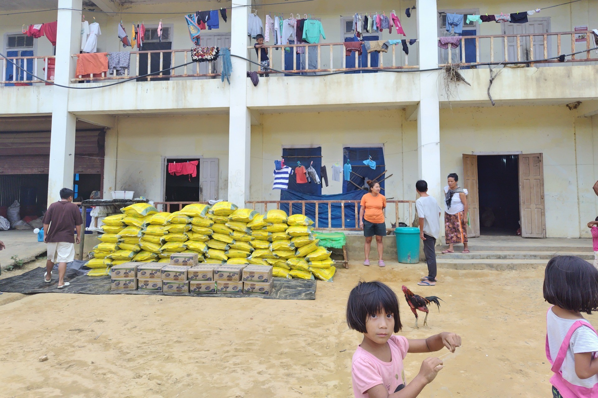 インドに逃れたミャンマーの人びとに食料と現金を配付しました