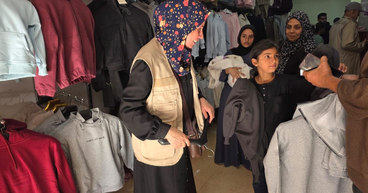 ガザ緊急支援：慢性疾患を抱える子どもや親を亡くした子どもに冬服を届けました