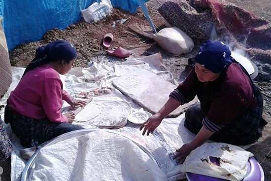 トルコでの食糧・衛生用品支援とシリア人世帯のくらし