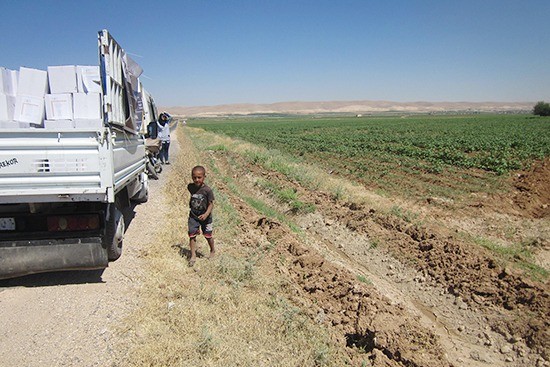 ラマダン前の食糧バスケット配布