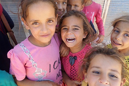 シャンルウルファ市郊外の村での電子バウチャー配布